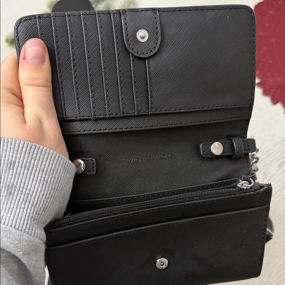 Michael Kors Elegant Black Crossbody Bag - Picture 3 of 3